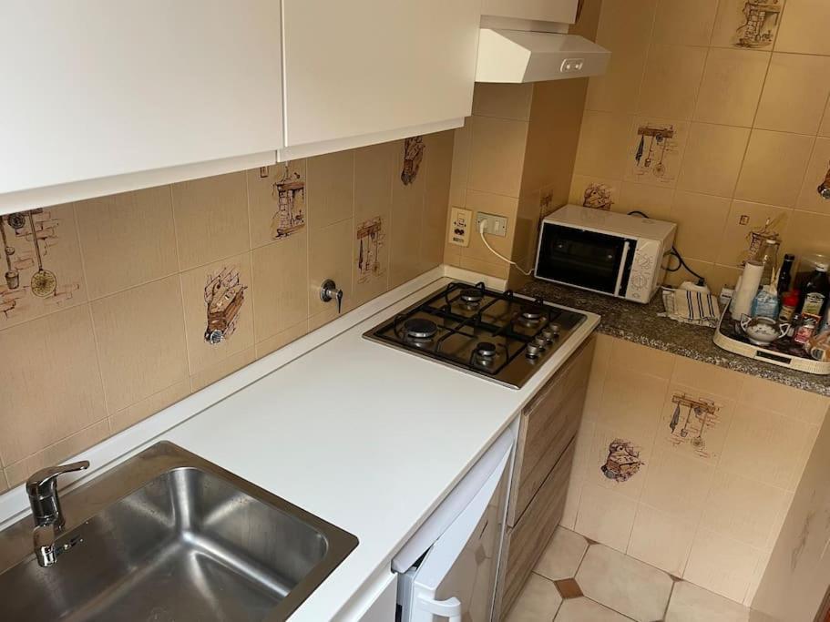 Appartamento In Centro Storico Finale Ligure Buitenkant foto